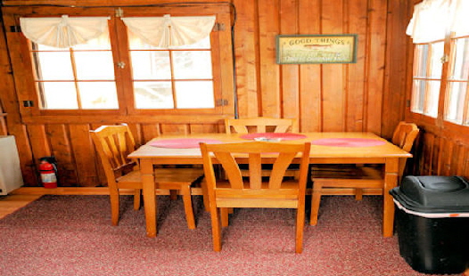 Cabin 4 Dining Area
