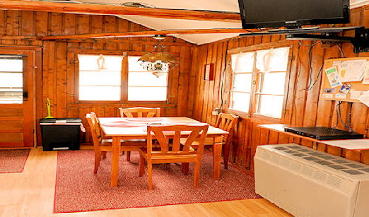Cabin 5 Dining Area