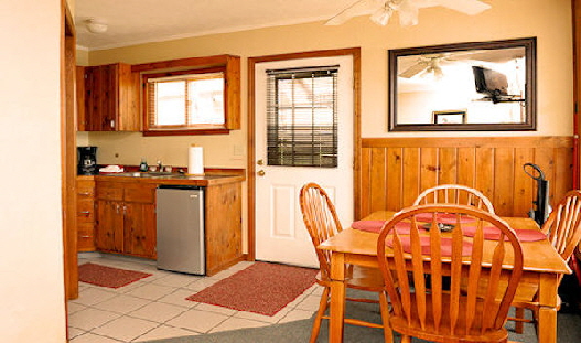 Cabin 6 Dining & Kitchen Area